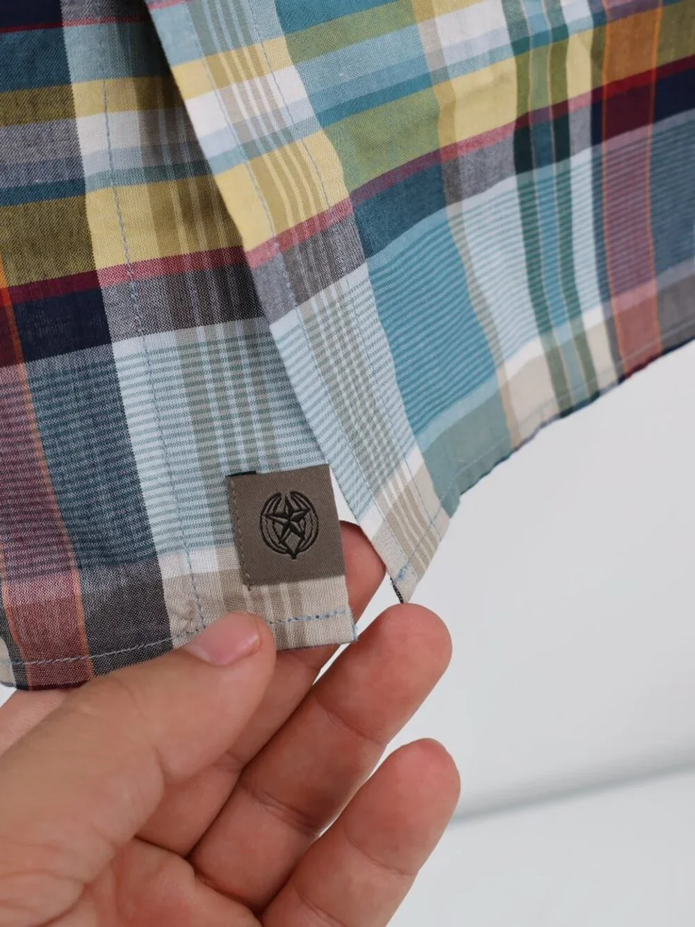 NWT Banana Republic Shirt Mens Medium Button Up Plaid Cotton Standard Fit casual